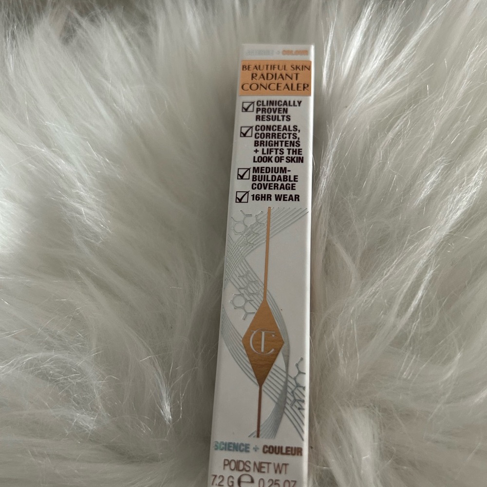 Charlotte Tilbury Beautiful Skin Radiant Concealer - 11 Tan
